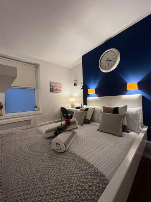 Modern Studio In Barbican Ec1 - Blue - F4 Лондон Екстериор снимка